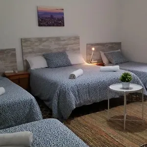 Break In Gothic Hostal Гостевой дом